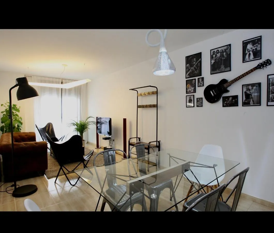 Apartment Rock & Roll Apartament -Aire Acondicionado En Todas Las Habitaciones Y Salon- Deltebre